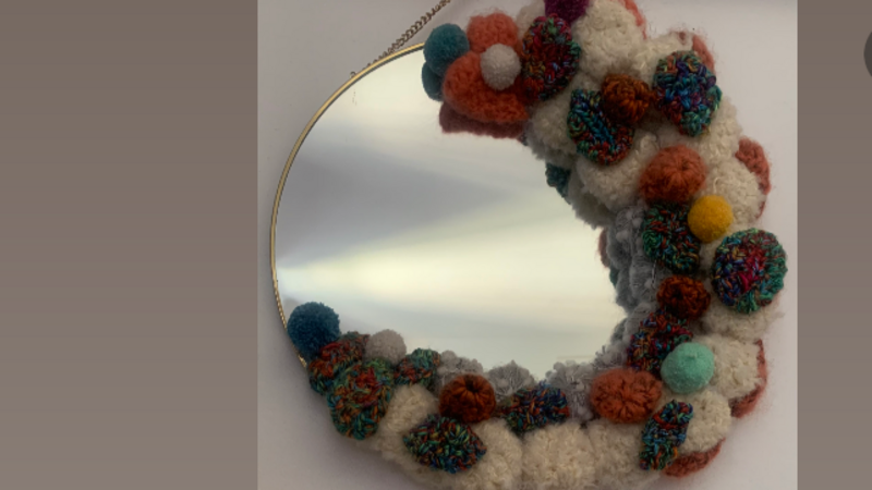 Decoration sur miroir mural